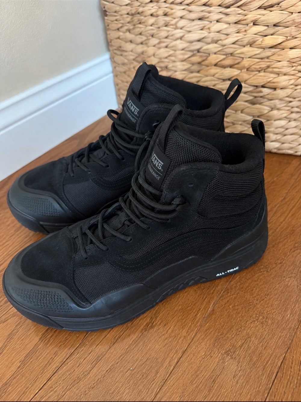Vans MTE All-Trac Cold Weather High Top Boots Black Men’s 11.5 EUC
